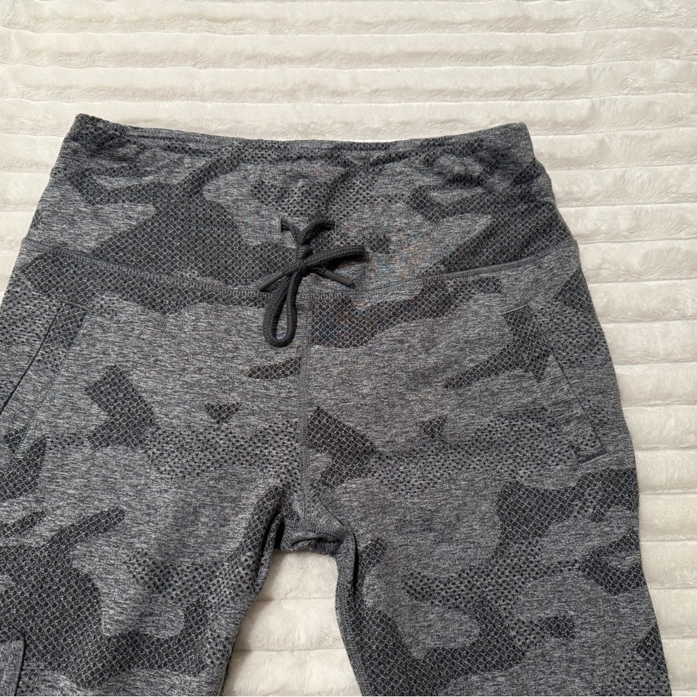Mondetta Gray Camo Women’s Bottoms - Picture 7 of 11